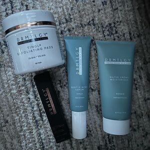 Skincare Set - Exfoliating Pads, Acne Serum, and Moisturizer